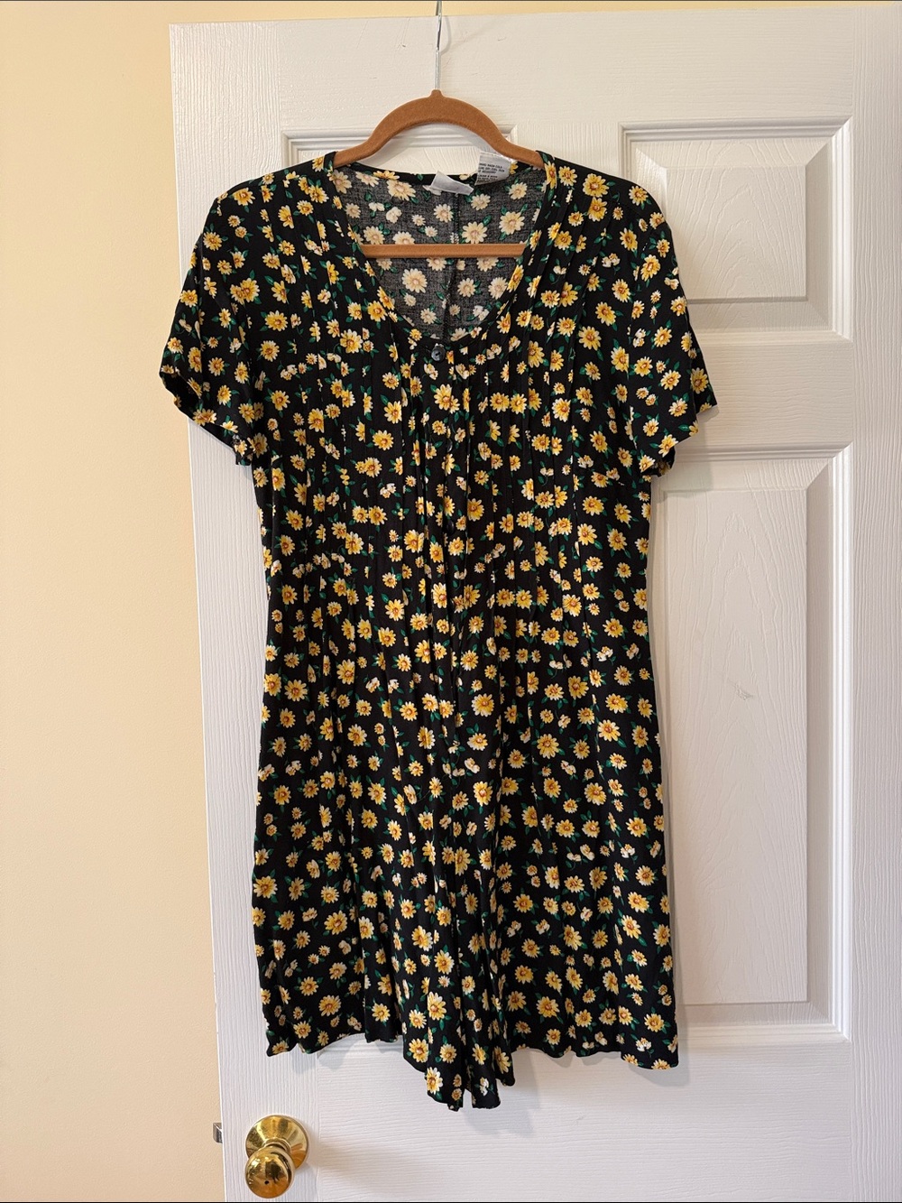 Women's Black Sunflower Print Romper Size Medium